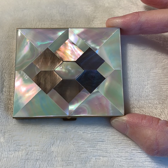 kaycraft Accessories - KAYCRAFT Vintage Mother of Pearl gold metal compact with mirror and powder.